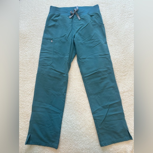 FIGS SCRUB KADE CARGO PANTS - Picture 2 of 3